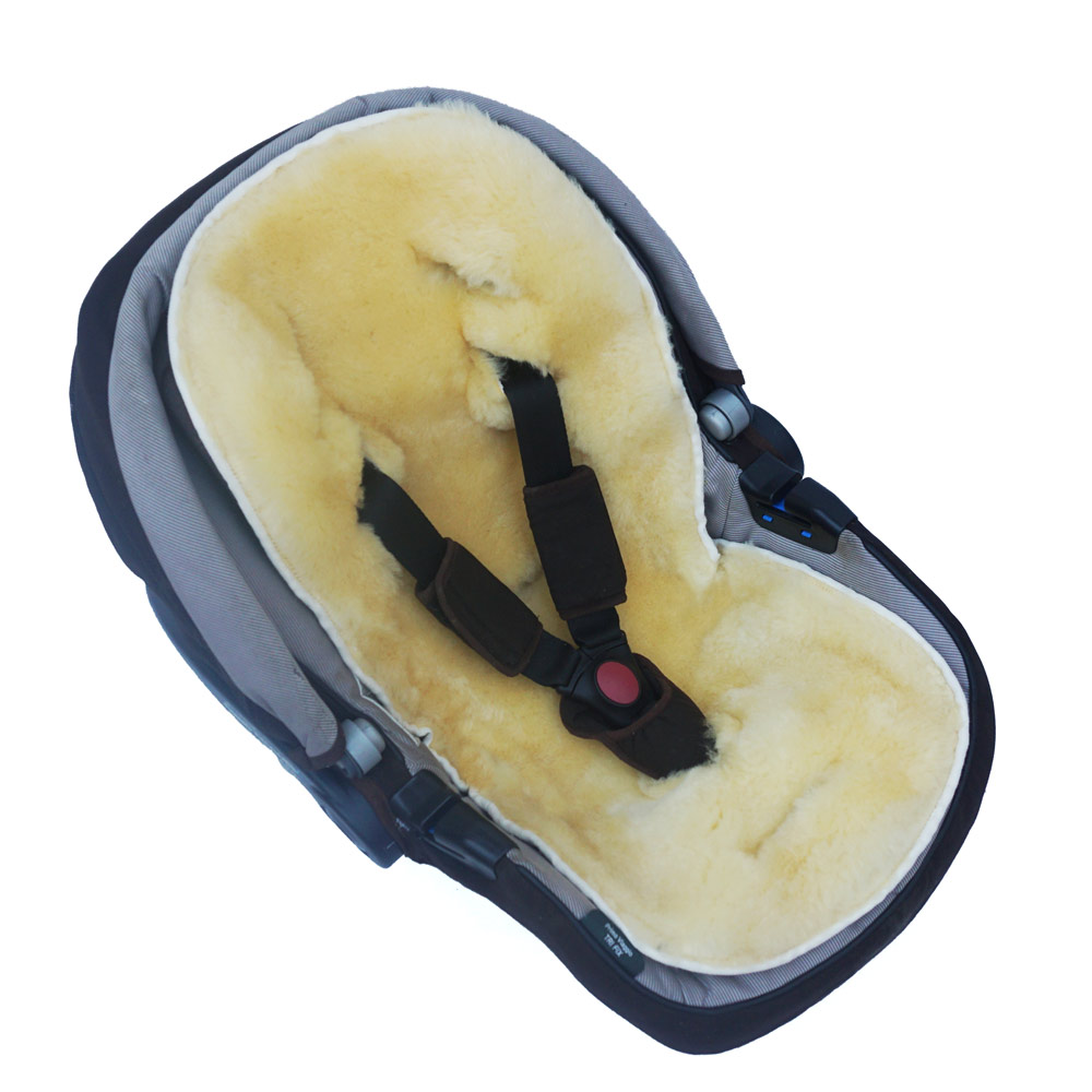 Lammfelleinlage für Kinderwagen – 78 × 38 cm – Ansicht 2
