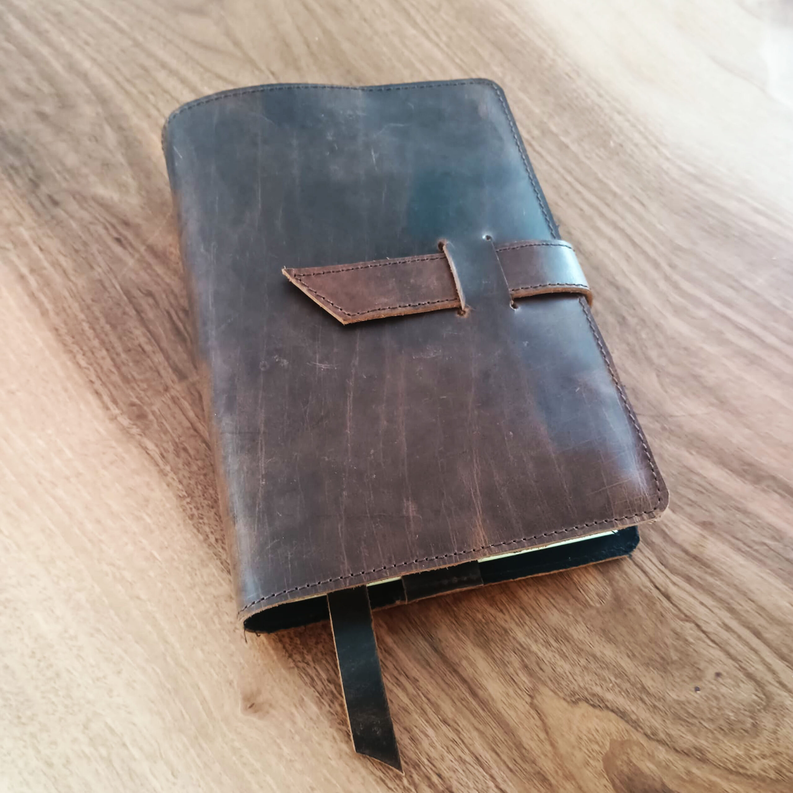 Verstellbare Buchhülle aus echtem Leder, Artikel 152